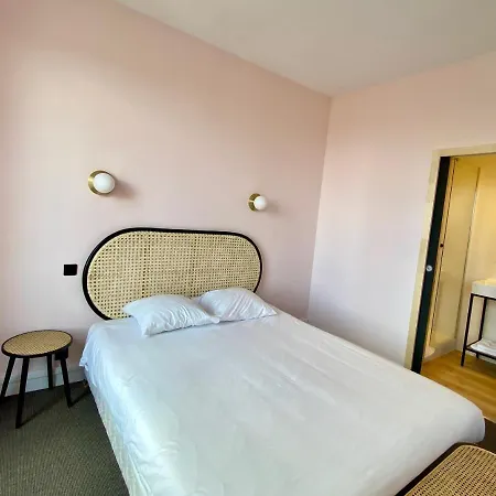 Szálloda Saint Louis 2*