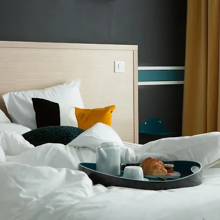 Готель Saint Louis 2*