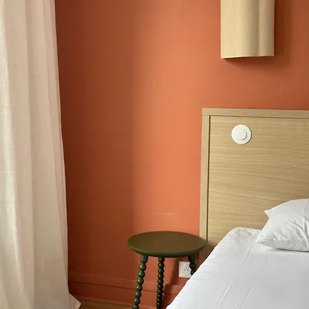 Saint Louis Otel 2*