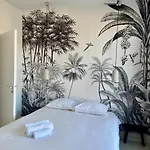 Saint Louis Hotel