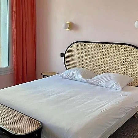 Saint Louis Hotel 2*